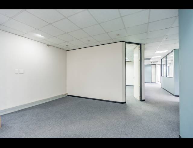 214M² OFFICE TO LET IN WESTVILLE